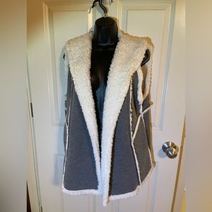 Vest lined with fake soft fur.